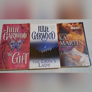 Julie Garwood and Kat Martin Book Set